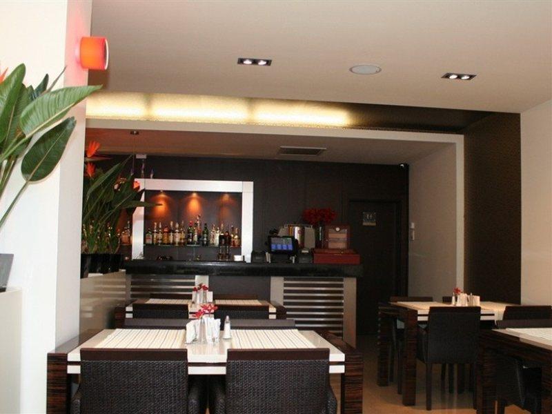 Hotel Cubix