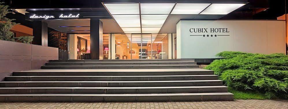 Cubix Hotel 4*